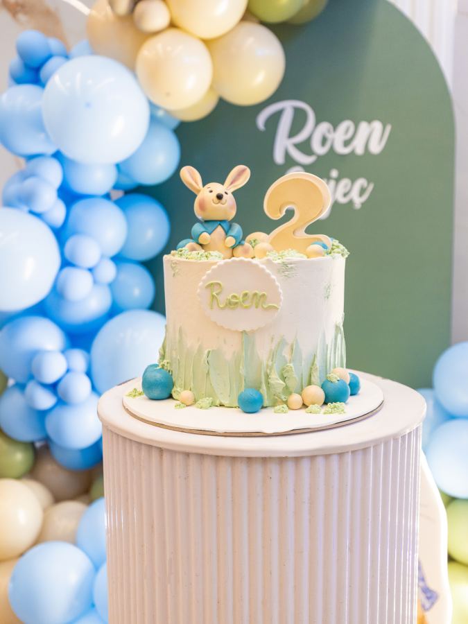 Përmbajtje eventi për rrjete sociale — në një hotel ose restorant në Shqipëri.